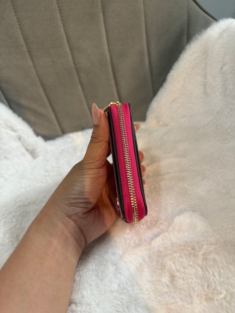 Coach zipcard cherry 🍒 (Category: Luxury Bags & Wallets) located in Las Pinas. Submitted by yhn_boutique (Listing ID 1360148500, Image 3). Description: Bnew Complete inc Lalamove J&T Meet up Dm ♥️.