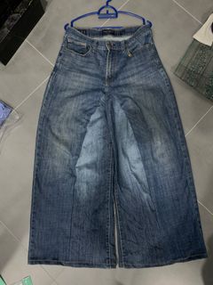 (Category: ) located in . Submitted by kumans.wardrobe (Listing ID 1360205849, Image 1). Description: .