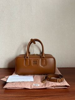 (Kategori: ) berada di . Dikirim oleh kiano_shoes (ID iklan 1360118830, Gambar 1). Deskripsi: .