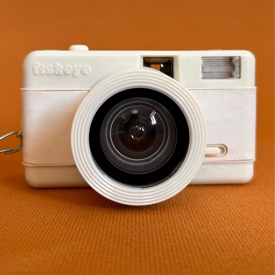 Fisheye lomography film camera (Category: Cameras) located in Manila. Submitted by pl4y_it_4g4in (Listing ID 1360091156, Image 1). Description: Used No issue Tested on battery and dummy film only Flash working Film advance working Rewind knob working lens clean View finder clean With battery only (1x AA).