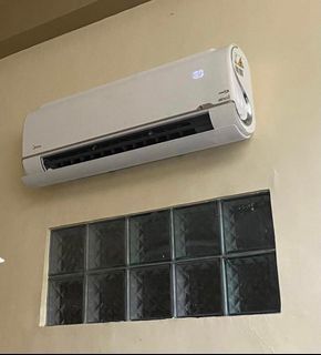 FOR SALE RUSH: Midea airstill 1.5 HP split type inverter