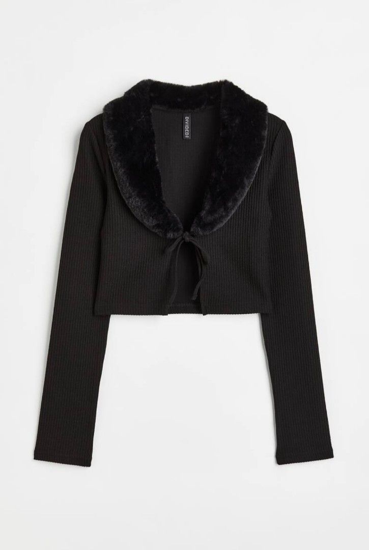 H&M cardigan (Category: Longsleeves) located in Talisay. Submitted by kuronuma (Listing ID 1360211336, Image 1). Description: 𖹭 rfs: declutter 𖹭 Mop : Gcash, BDO, Maya, Gotyme.