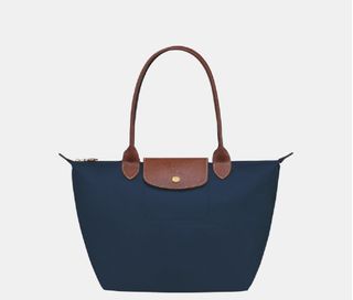 (Category: ) located in . Submitted by shopperholic222 (Listing ID 1360163502, Image 1). Description: .