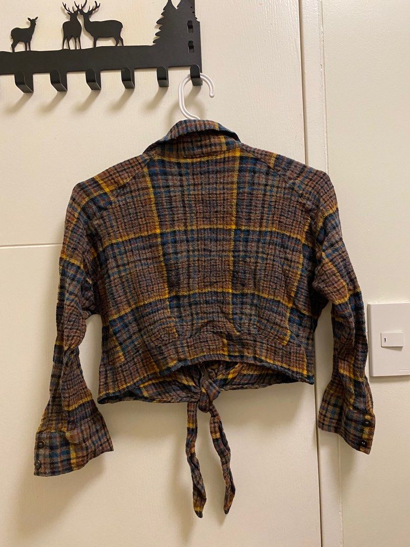 Mango plaid crop button-down (Category: Blouses) located in Quezon City. Submitted by abby11.12a (Listing ID 1360144273, Image 3). Description: Love the colors but hardly wore it because it’s a little warm With accent tie-front ribbon at the end.