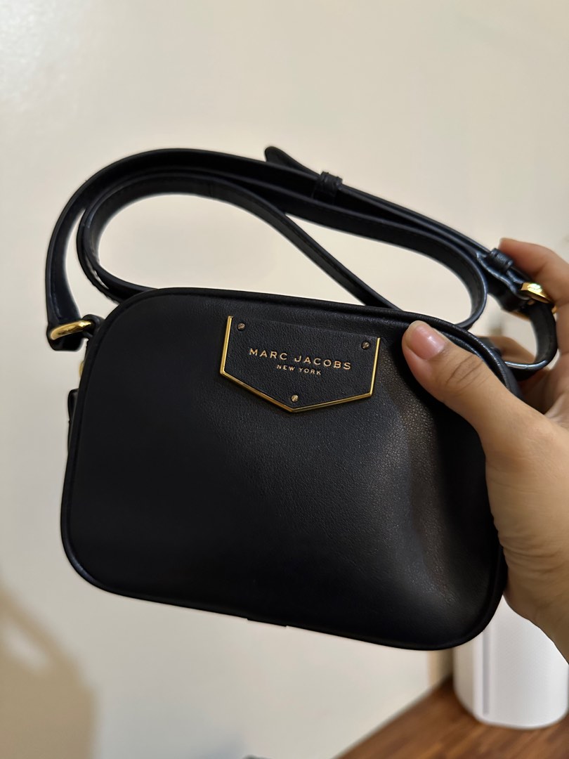 Marc Jacobs Voyager, Luxury, Bags & Wallets on Carousell