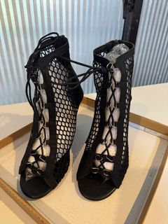 (Category: ) located in . Submitted by solelypreloved (Listing ID 1360092757, Image 1). Description: .