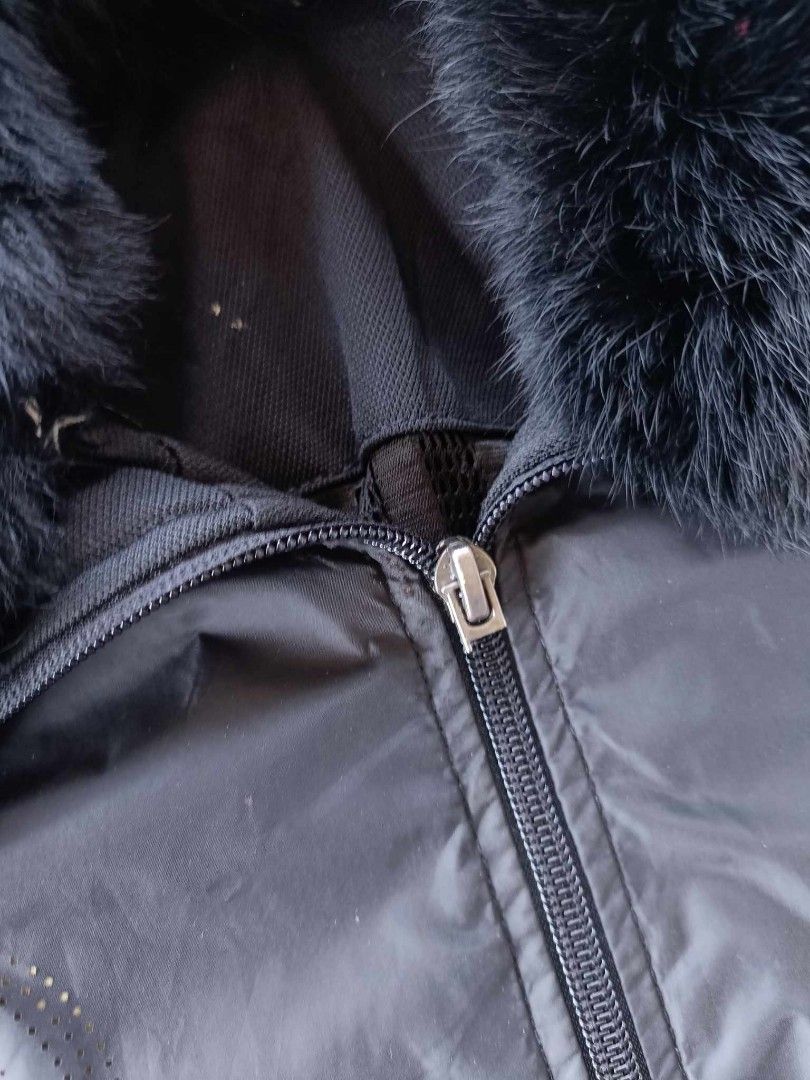 NIKE FUR JACKET (Category: Coats, Jackets and Outerwear) located in Cavite. Submitted by sinacccc (Listing ID 1360172448, Image 2). Description: Nego papo pm for more details.