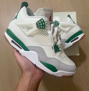(Category: ) located in . Submitted by ilovesneakerzz (Listing ID 1360127283, Image 1). Description: .