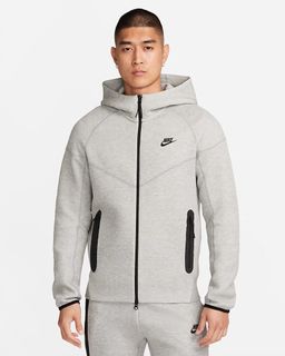 (Category: ) located in . Submitted by y2k.luxury.streetwear.outdoor (Listing ID 1360168691, Image 1). Description: .