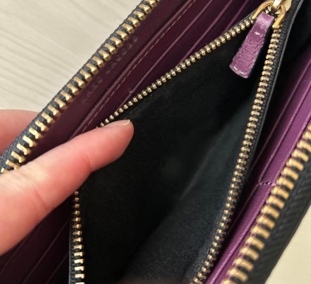 Original MJ (Category: Luxury Bags & Wallets) located in Bulacan. Submitted by vintage_purge (Listing ID 1360066788, Image 3). Description: mj 2200php no major flaws lets make reading a habit please ask us before proceeding into transactions we cater to those who understands preloved items first to pay gets the item settle for original at a very affordable price all are decluttered items of people living in japan AUTHENTIC ITEMS MONEY BACK GUARAN
