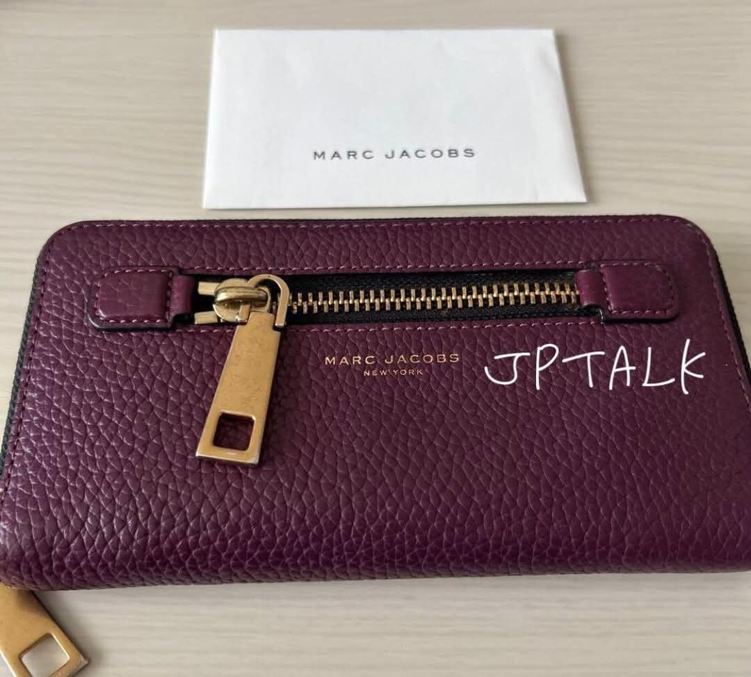 Original MJ (Category: Luxury Bags & Wallets) located in Bulacan. Submitted by vintage_purge (Listing ID 1360066788, Image 1). Description: mj 2200php no major flaws lets make reading a habit please ask us before proceeding into transactions we cater to those who understands preloved items first to pay gets the item settle for original at a very affordable price all are decluttered items of people living in japan AUTHENTIC ITEMS MONEY BACK GUARAN