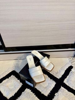 (Category: ) located in . Submitted by loveystudio.co (Listing ID 1360198203, Image 1). Description: .