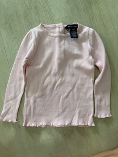 (Category: ) located in . Submitted by clearwardrobe (Listing ID 1360095439, Image 1). Description: .