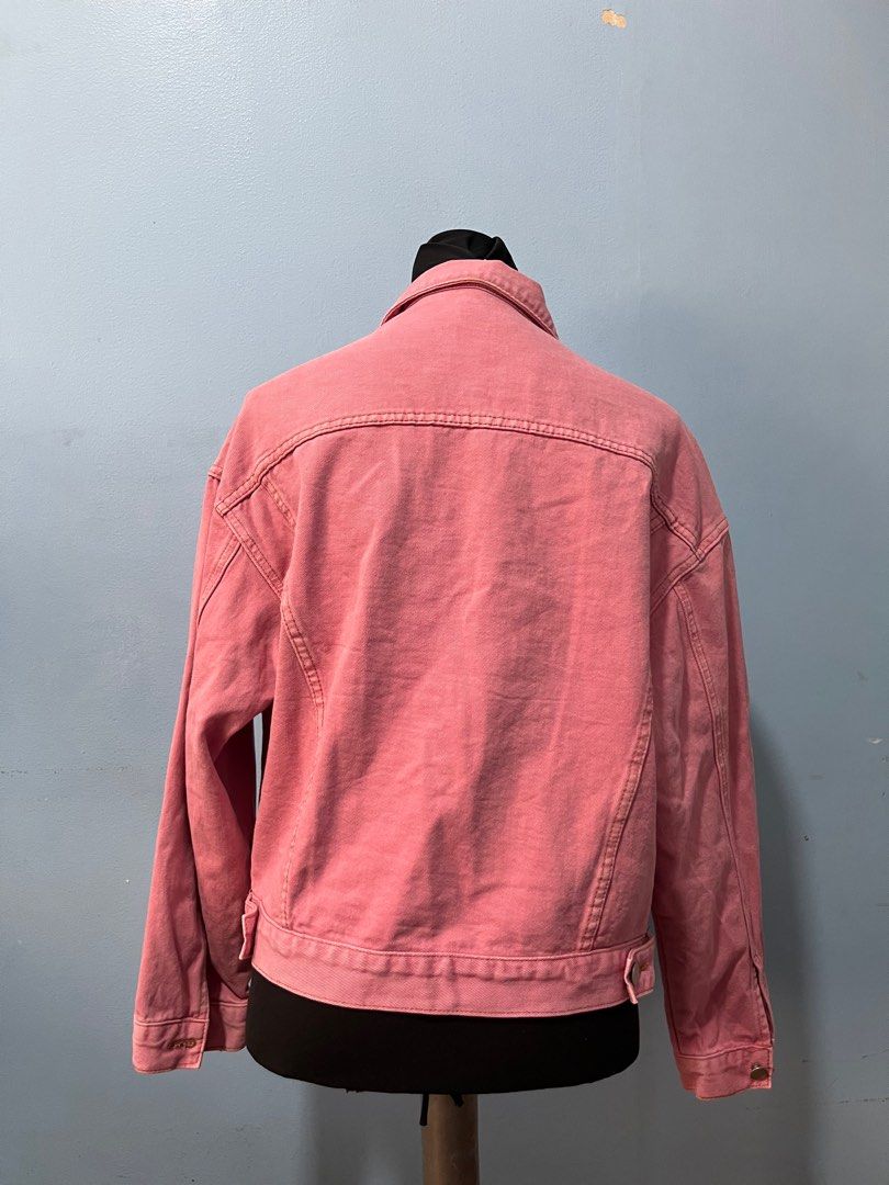 [PRELOVED] Pink Jacket (Category: Coats, Jackets and Outerwear) located in Cebu City. Submitted by jacsitems (Listing ID 1360103728, Image 3). Description: Bought from a local thrift store. Have not used since bought. Fits small to medium frame. Please check out my other listings if you’d like other preloved clothes..