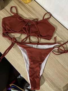 (Category: ) located in . Submitted by eloria (Listing ID 1360040731, Image 1). Description: .