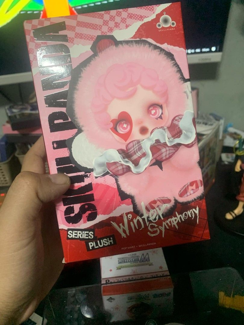 Skullpanda Vinyl Plushie Ode to Coca (Category: Plushies & Soft Toys) located in Cotabato. Submitted by treeesha24 (Listing ID 1360160934, Image 1). Description: negotioable payo 1000 jnt or lalamove meet-up lrt bluementritt never used just opened.