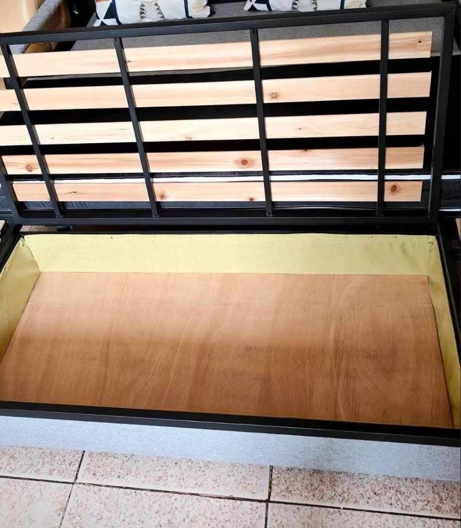 Sofa bed with storage (Category: Sofas) located in Manila. Submitted by dolorchris69891 (Listing ID 1360063903, Image 2). Description: ‼️ SOFA BED WITH STORAGE ‼️ Size- DOUBLE 120x190cm Color- DARK BLUE.