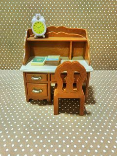 Sylvanian Families study desk