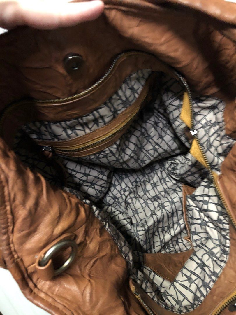 Thomas Wylde Big Chestnust leather bag (Category: Luxury Bags & Wallets) located in Caloocan City. Submitted by dudiegraham-18821 (Listing ID 1360179557, Image 2). Description: Beautiful Thomas Wylde leather bag in chestnut brown. Large size. Gorgeous! .