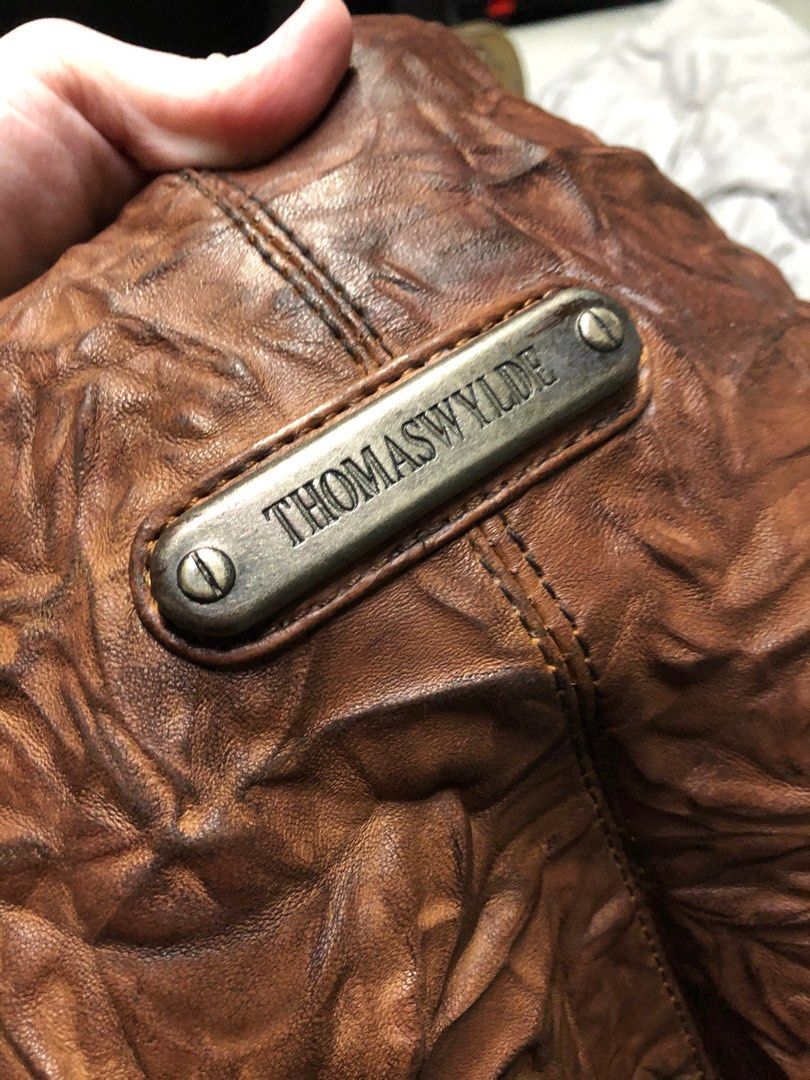Thomas Wylde Big Chestnust leather bag (Category: Luxury Bags & Wallets) located in Caloocan City. Submitted by dudiegraham-18821 (Listing ID 1360179557, Image 3). Description: Beautiful Thomas Wylde leather bag in chestnut brown. Large size. Gorgeous! .