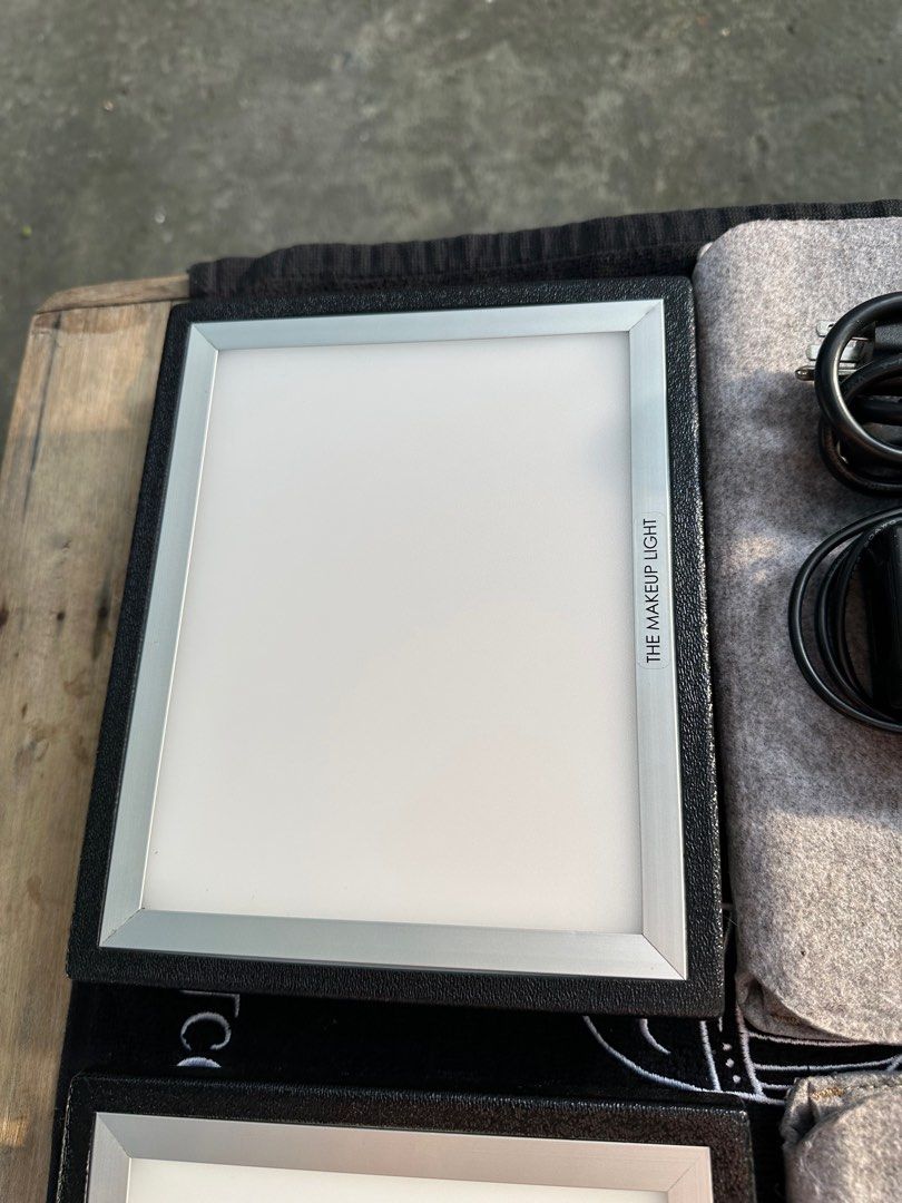 TML The Makeup Light Key Light V1.0 (Category: Lighting & Studio Equipment) located in Marikina City. Submitted by ceejayhmua (Listing ID 1360142222, Image 3). Description: .