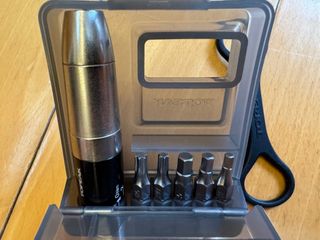 （分類：）位於 。 由 Bidit007 提交（商品編號 1360132961，圖片 1）。簡介： 。