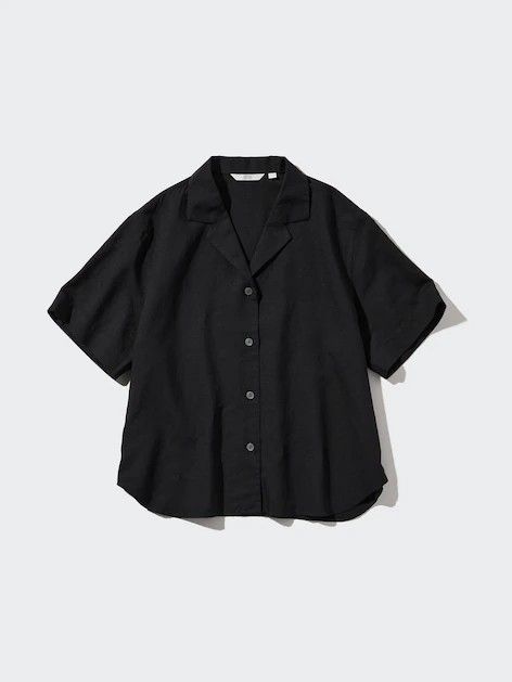 Uniqlo buttondown (Category: Blouses) located in Talisay. Submitted by kuronuma (Listing ID 1360211589, Image 1). Description: 𖹭 rfs: declutter 𖹭 Mop : Gcash, BDO, Maya, Gotyme.