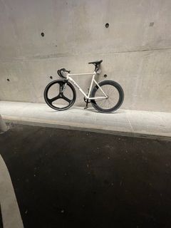(Category: ) located in . Submitted by slowkar12345 (Listing ID 1360133667, Image 1). Description: .