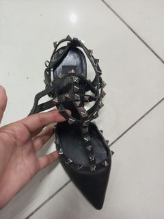 VALENTINO GARAVANI ROCKSTUD HEELS
