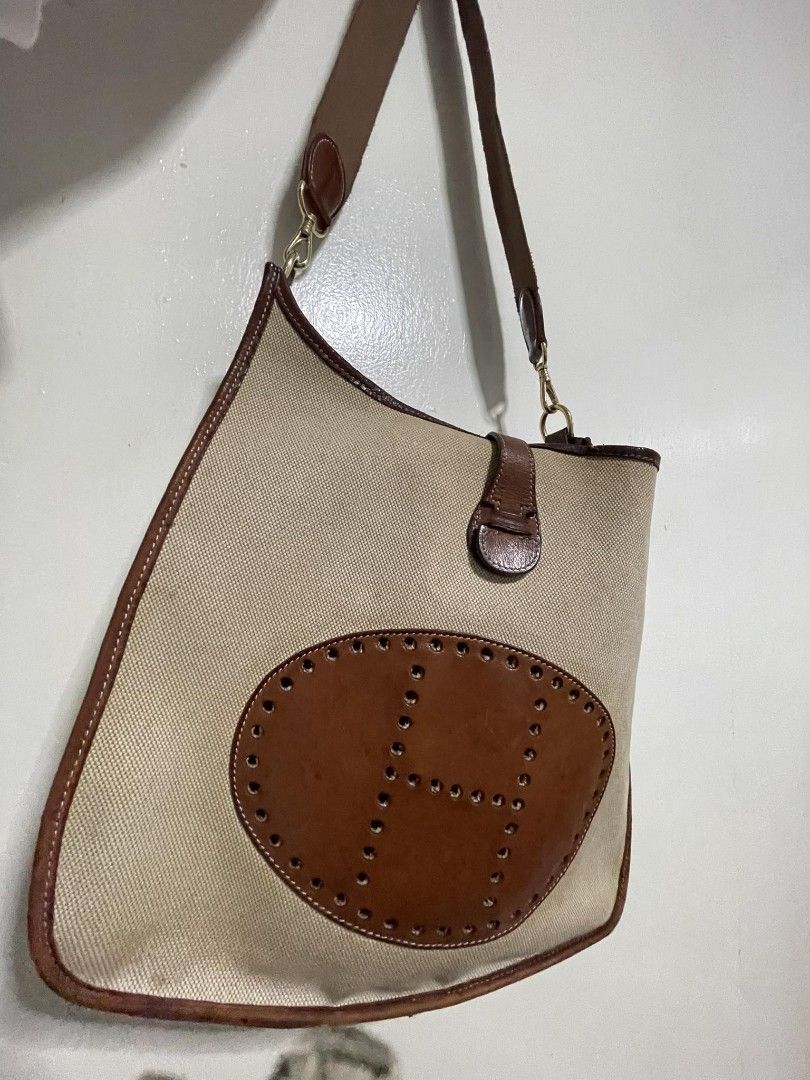 Vintage hermes evelyn GM (Category: Luxury Bags & Wallets) located in Butuan. Submitted by jen_pre (Listing ID 1360145217, Image 1). Description: .