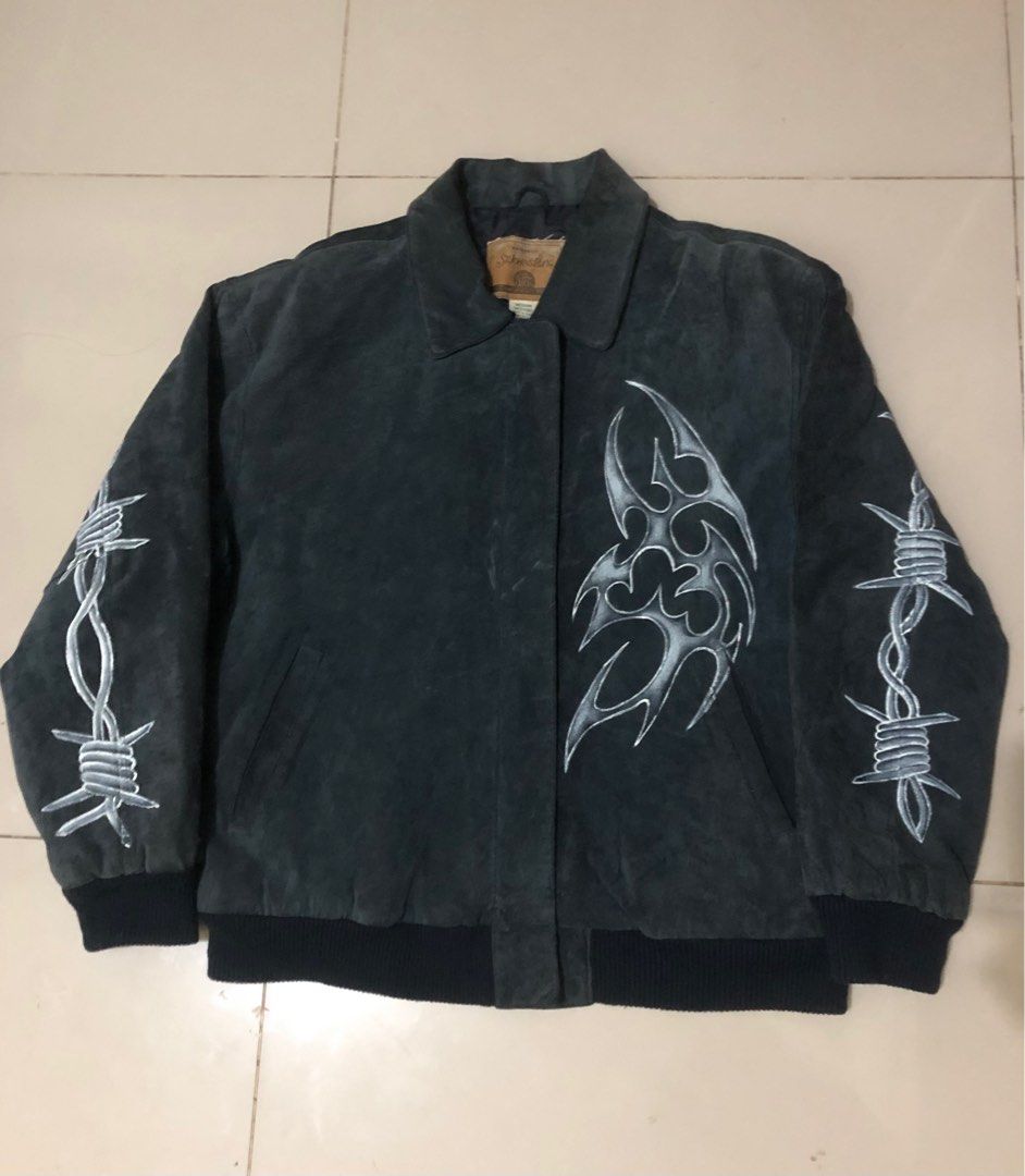 Vintage St. Johns Bay - Customized Suede Leather Jacket (Category: Coats, Jackets and Outerwear) located in Cavite. Submitted by makeitdrippy (Listing ID 1360137502, Image 3). Description: Hand-painted “Scream” Reference Medium | 23 Width 25 Length Good Condition Diamond stiching Signs of usage Details on slides ~ 🧾 MOP: GCash 🚚 Courier: J&T or Lalamove 📍 Location: BACOOR, CAVITE .