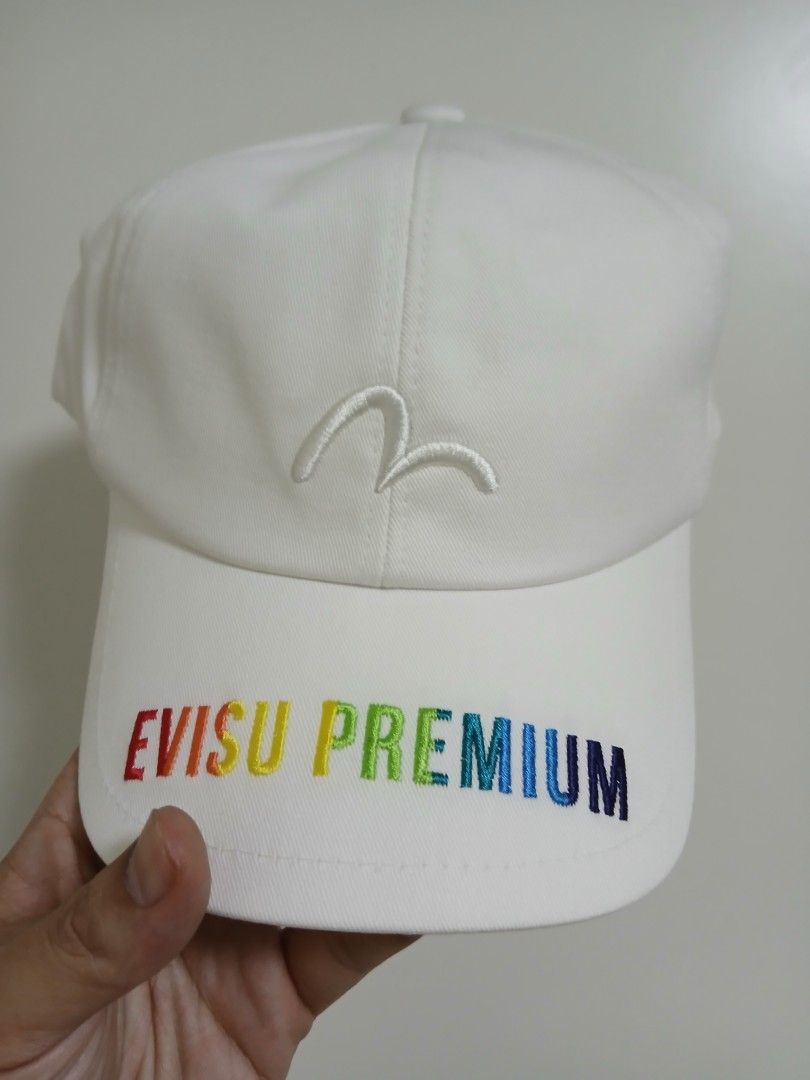 Authentic White Cap (Category: Caps & Hats) located in Singapore. Submitted by marreh (Listing ID 1360205213, Image 1). Description: BNIP.