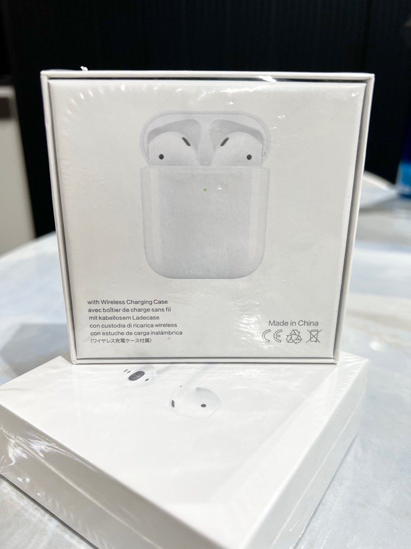 Wireless Earpiece (Category: Earphones) located in Singapore. Submitted by 3012wongyl (Listing ID 1360153621, Image 2). Description: Brand New in box Self collect in Woodlands .