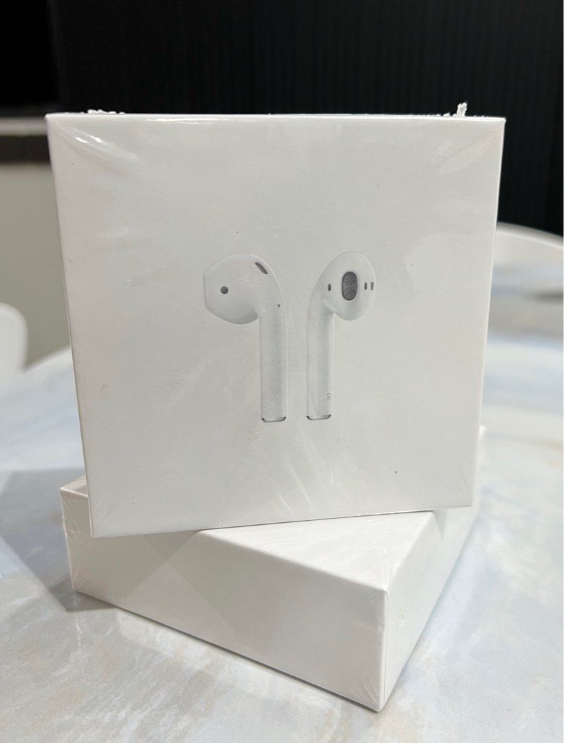 Wireless Earpiece (Category: Earphones) located in Singapore. Submitted by 3012wongyl (Listing ID 1360153621, Image 1). Description: Brand New in box Self collect in Woodlands .