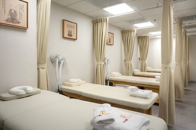 1300 sq ft TCM clinic shop for rent in Tsim Sha Tsui, $30,000 fully inclusive, no transfer fee, 7 months63438991412994111