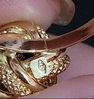 18k 1.7grams gold ring