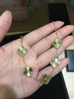 18K Saudi Gold 5 motiff Vca necklace