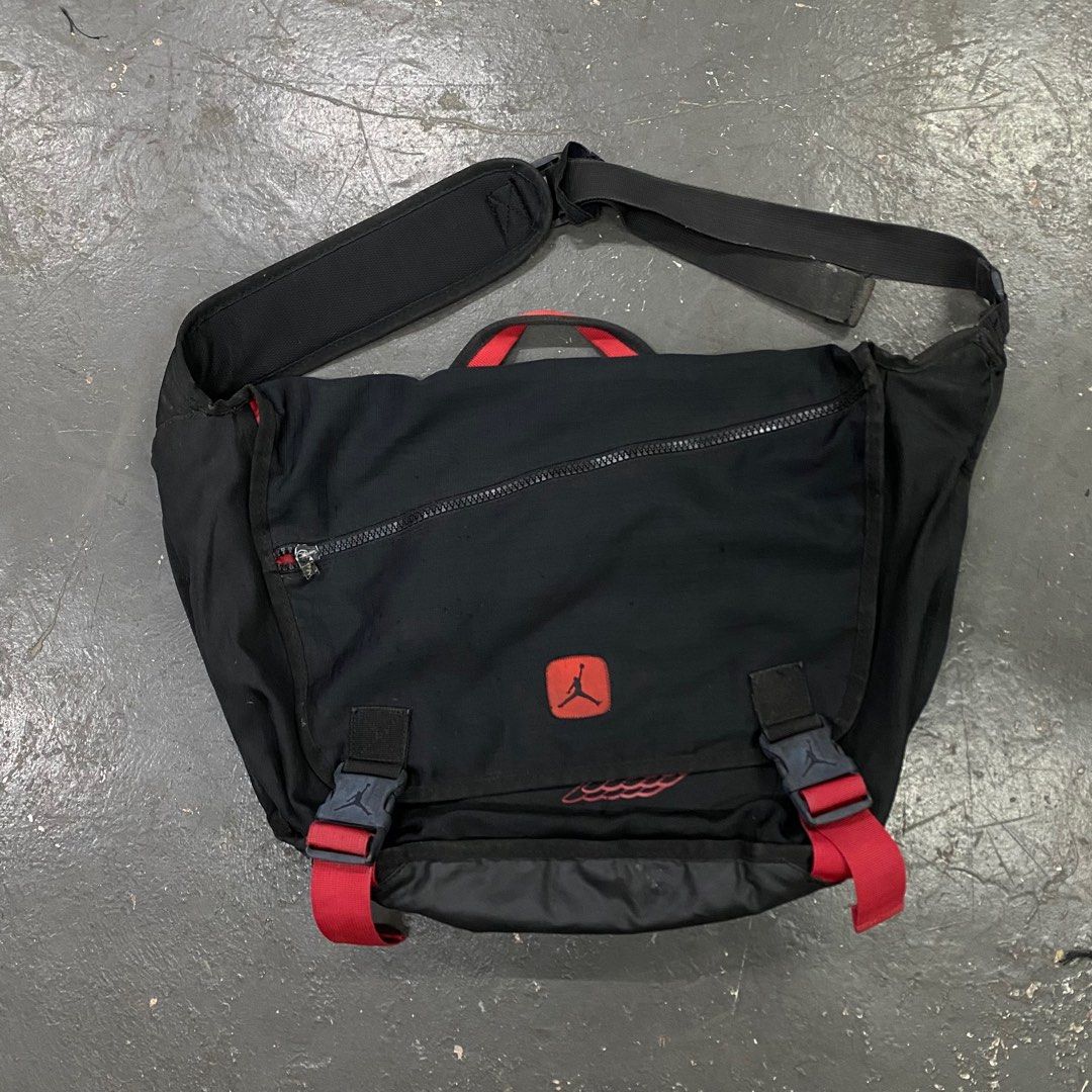 AIR JORDAN MESSENGER BAG (Category: Sling Bags) located in Cagayan de Oro. Submitted by sumamestreethub (Listing ID 1360311132, Image 1). Description: .