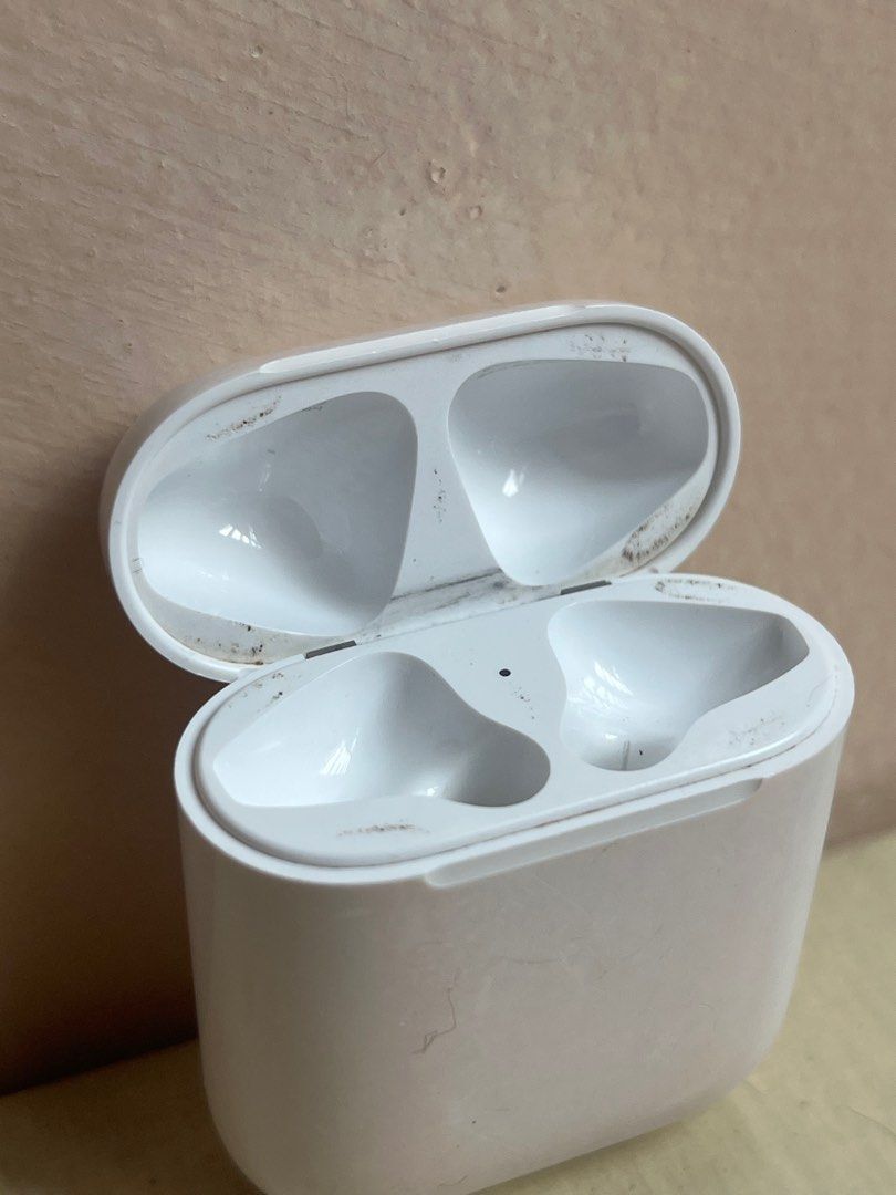 Airpods 2 Case Only Replacement (Category: Headphones & Headsets) located in Cainta. Submitted by mockingjaymes (Listing ID 1360221992, Image 2). Description: - negotiable for sure buyer - battery life is average - bought sept 2022 on carousell as replacement - no receipt box and receipt - rfs: lost left airpods, bought airpods 4 instead - with stains but still fully functional - meet ups at: megamall, sm east ortigas, sm manila - shipping via la