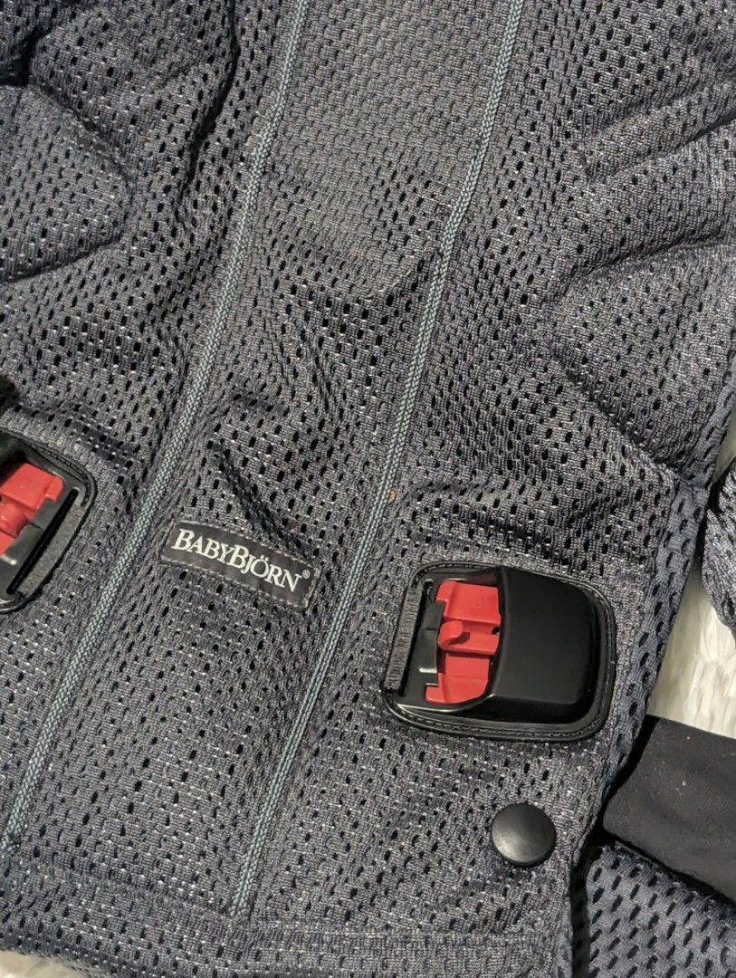 Baby Bjorn (Category: Carriers & Slings) located in Baguio. Submitted by rojimaye (Listing ID 1360354440, Image 3). Description: .