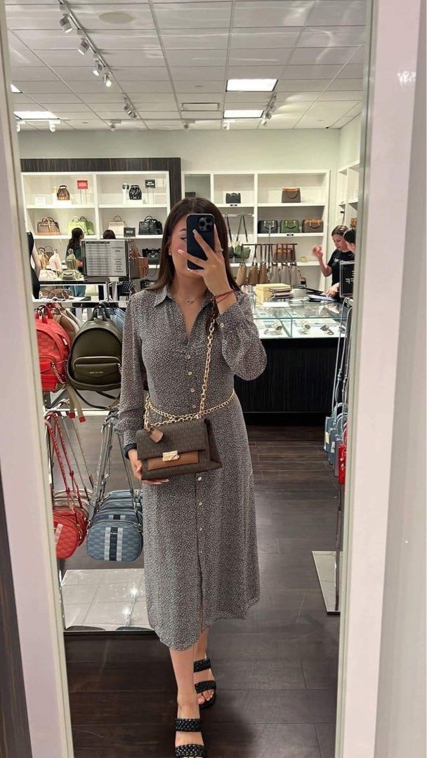 Cece Chain Crossbody Bag (Category: Luxury Bags & Wallets) located in Manila. Submitted by lovieauthenticmerchandise (Listing ID 1360250924, Image 2). Description: .