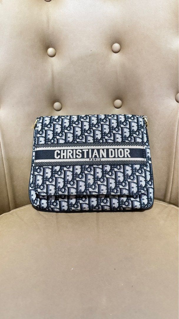 Christian Dior Doctors Adj (Category: Luxury Bags & Wallets) located in Alaminos. Submitted by luxurious001 (Listing ID 1360307611, Image 1). Description: Christian Dior Doctors adj sling No issue Almost brandnew Condition Premium.