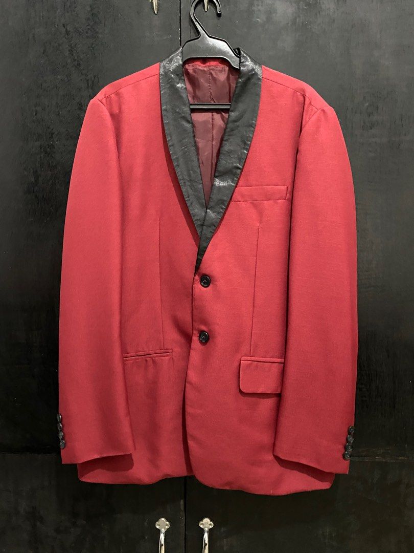 Custom Tailored Suit (Category: Sets & Coordinates) located in Antipolo. Submitted by eastgoons (Listing ID 1360352355, Image 1). Description: Custom Tailored COAT Sleeve Length - 25 Width - 22.5 Length - 30.5 PANTS Width - 40 Length - 41.5 No Issue Used Once ₱3999 nego Marikina Area .