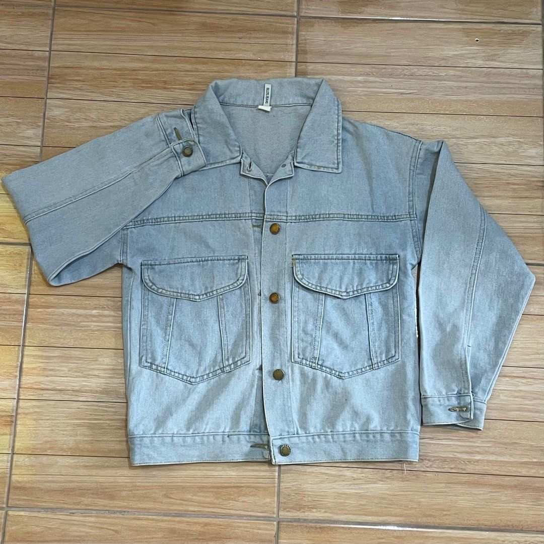 Denim Jacket Light Blue (Category: Coats, Jackets and Outerwear) located in Quezon City. Submitted by devvy14 (Listing ID 1360249659, Image 1). Description: Kindly read description below 👇🏻 ✨NEVER WORN/USED✨ Waistline - best fits 28 to 32 inches - baggy fit if below 28 inches Length - 22 inches ✨NO FLAWS✨ These are personal pre-loved items.❤️ Please manage your expectations 🤗 📍LOCATION: ESPAÑA, MANILA 🚴🏻‍♂️DELIVERY: Lalamove/Grab express/An