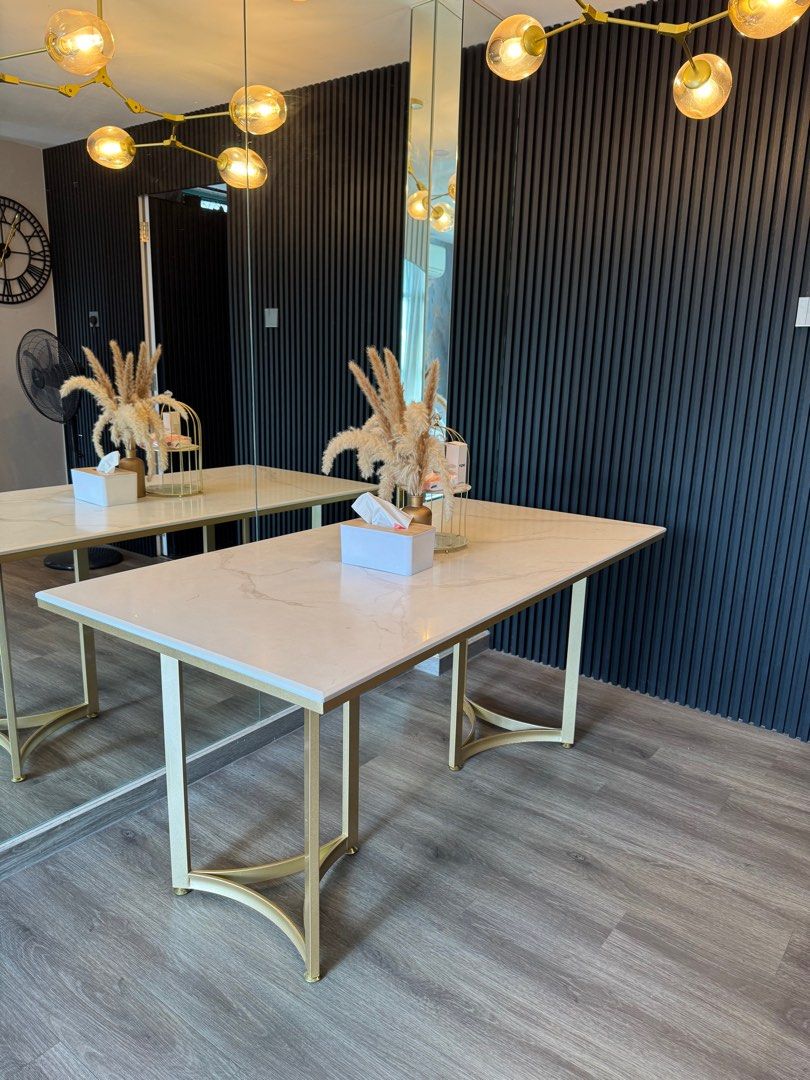Dining Table Set (Category: Tables & Sets) located in Singapore. Submitted by tekngo (Listing ID 1360238976, Image 1). Description: Price include all 4 chairs and dining table. Length 1600cm width 800cm In great condition. Bought for $2000 for this whole set. Moving house hope to clear ASAP..