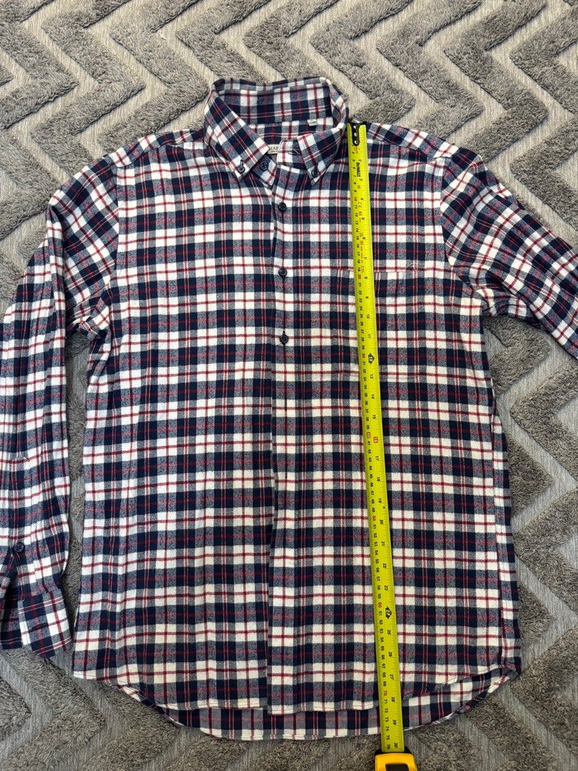 Flannel Plaid Red Blue XL (Category: Formal Shirts) located in Taguig. Submitted by ttt2010 (Listing ID 1360326187, Image 3). Description: For sale: Flannel Plaid XL Size XL Color rate: 10/10 PERFECT See photos to appreciate. Dimensions available in photos. ₱400 only Taguig or Taytay Area Available via Lalamove or J&T.