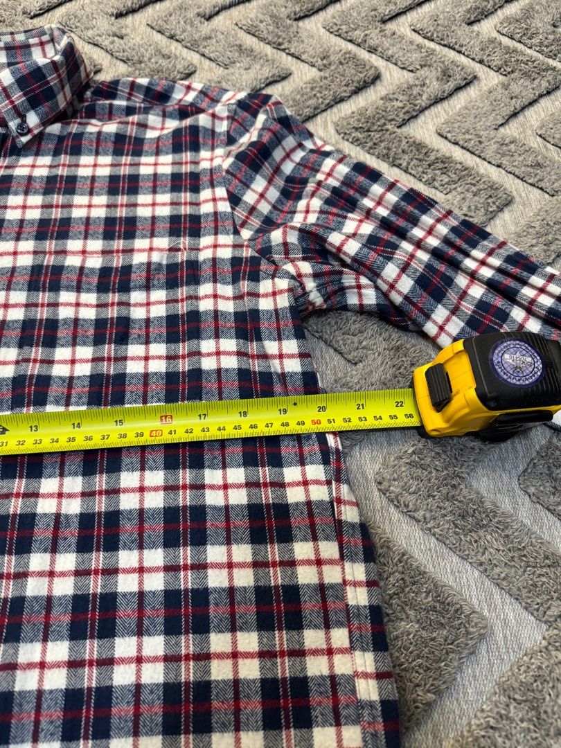 Flannel Plaid Red Blue XL (Category: Formal Shirts) located in Taguig. Submitted by ttt2010 (Listing ID 1360326187, Image 2). Description: For sale: Flannel Plaid XL Size XL Color rate: 10/10 PERFECT See photos to appreciate. Dimensions available in photos. ₱400 only Taguig or Taytay Area Available via Lalamove or J&T.