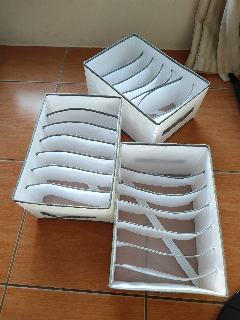 Foldable organizer storage (Category: Storage Boxes & Baskets) located in Pasay City. Submitted by midnightfirefly (Listing ID 1360231005, Image 1). Description: Foldable organizer storage box Take all 250 Location Parañaque.