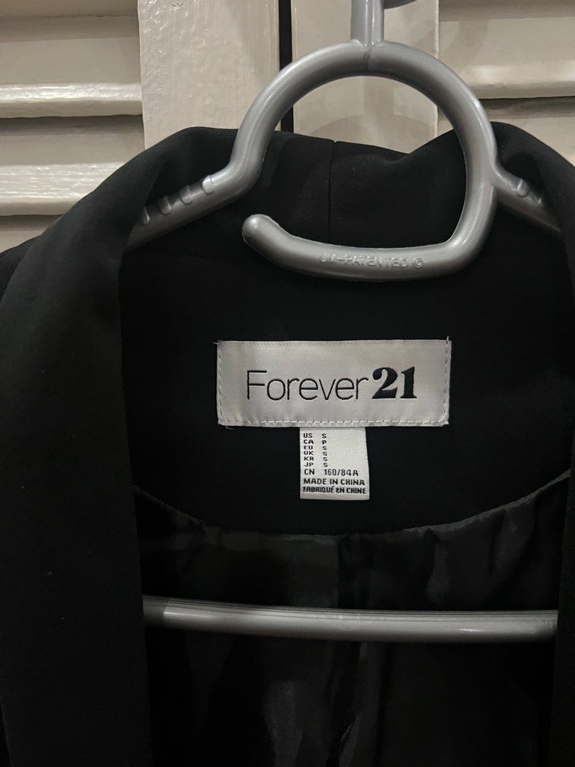 Forever 21 Blazer (Category: Coats, Jackets and Outerwear) located in Paranaque City. Submitted by arkingls (Listing ID 1360251739, Image 2). Description: Used once Does not fit anymore Best fit XS - S .