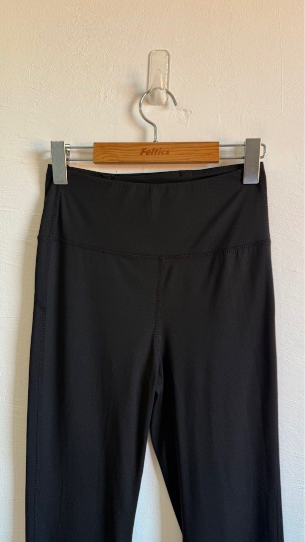 Highwaisted yoga flare pants (Category: Other Bottoms) located in Cordova. Submitted by thedecluterrer (Listing ID 1360239386, Image 2). Description: .